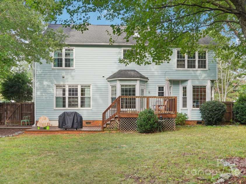 4711 Brownes Ferry Road, Charlotte, NC 28269.  MLS# CAR4288809, YatesRealty ID 30935. 