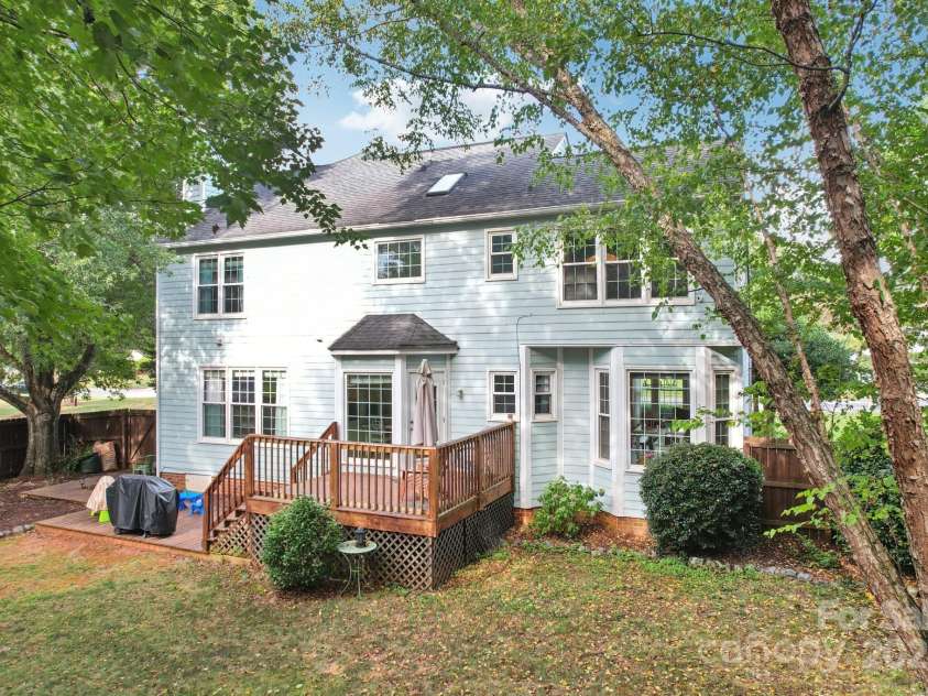 4711 Brownes Ferry Road, Charlotte, NC 28269.  MLS# CAR4288809, YatesRealty ID 30935. 