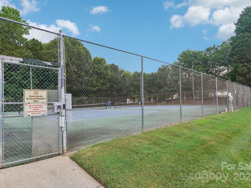 4711 Brownes Ferry Road, Charlotte, NC 28269.  MLS# CAR4288809, YatesRealty ID 30935. 