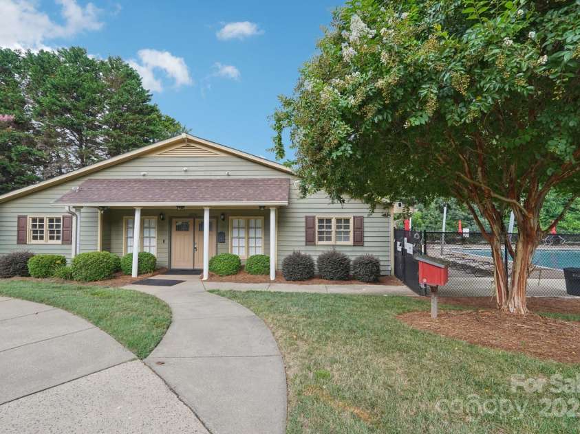 4711 Brownes Ferry Road, Charlotte, NC 28269.  MLS# CAR4288809, YatesRealty ID 30935. 