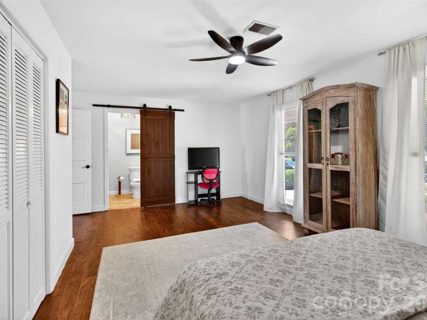 615 Kenway Loop, Mooresville, NC 28117.  MLS# CAR4390564, YatesRealty ID 30936. Bedroom w/ full bath