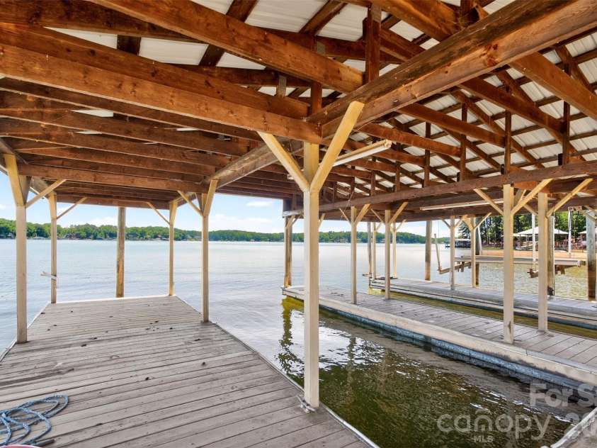 615 Kenway Loop, Mooresville, NC 28117.  MLS# CAR4390564, YatesRealty ID 30936. Dock