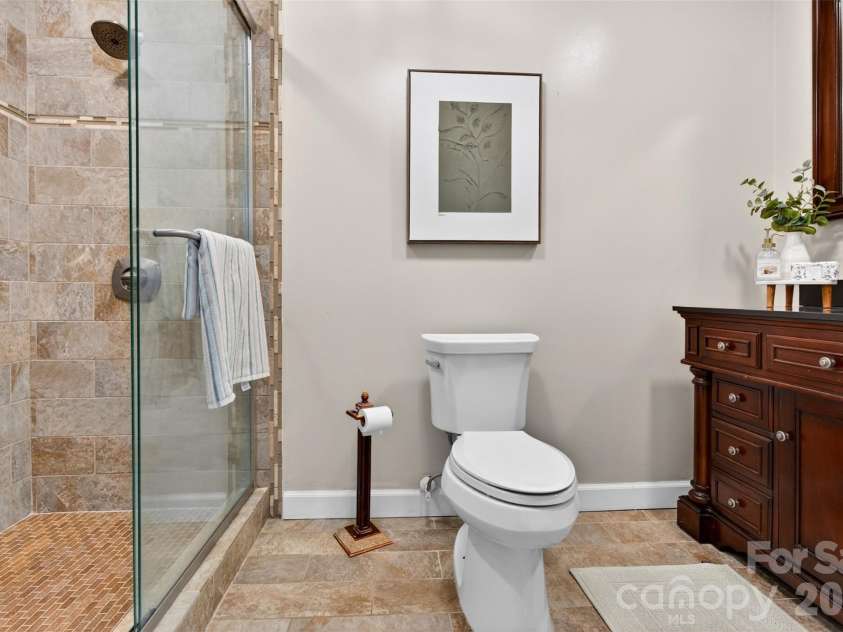 615 Kenway Loop, Mooresville, NC 28117.  MLS# CAR4390564, YatesRealty ID 30936. Full bath in bedroom second floor