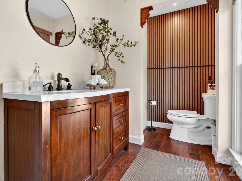 615 Kenway Loop, Mooresville, NC 28117.  MLS# CAR4390564, YatesRealty ID 30936. Guest half bath main floor