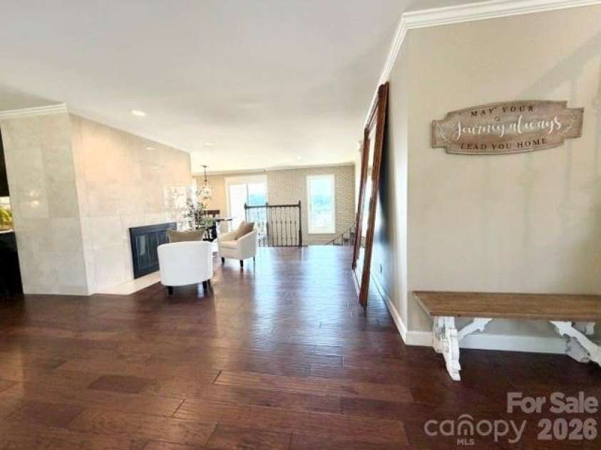 615 Kenway Loop, Mooresville, NC 28117.  MLS# CAR4390564, YatesRealty ID 30936. Keeping room from entryway