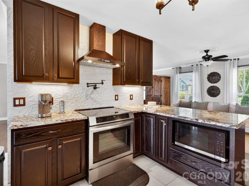 615 Kenway Loop, Mooresville, NC 28117.  MLS# CAR4390564, YatesRealty ID 30936. Kitchen