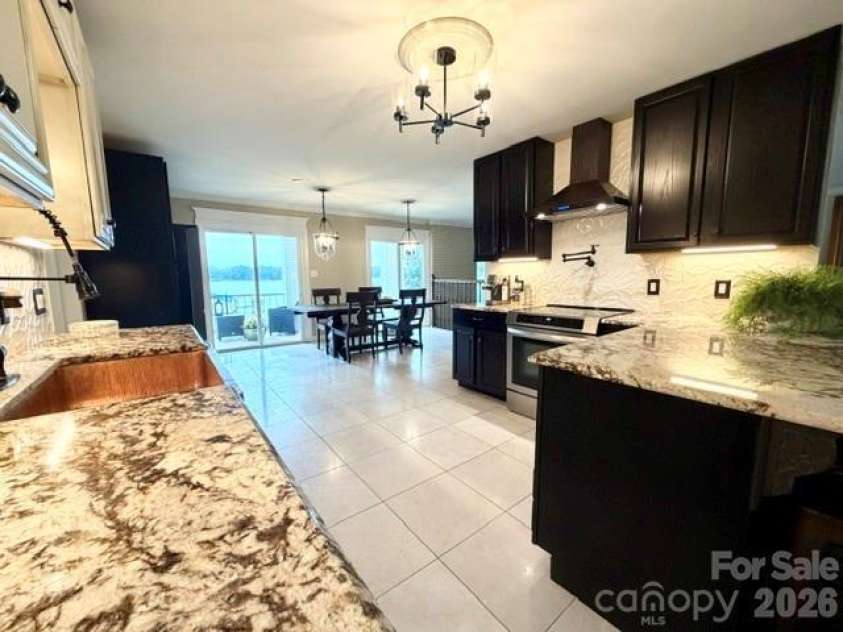 615 Kenway Loop, Mooresville, NC 28117.  MLS# CAR4390564, YatesRealty ID 30936. Kitchen