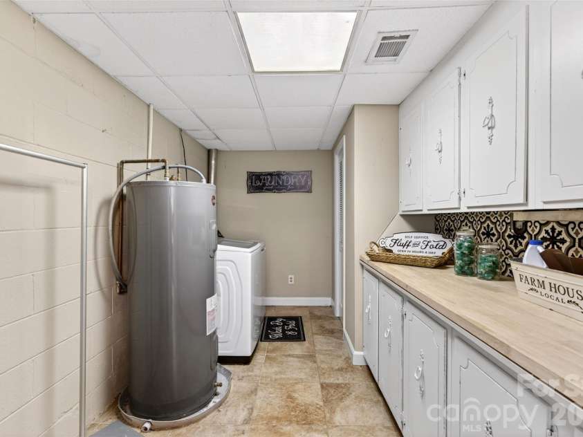 615 Kenway Loop, Mooresville, NC 28117.  MLS# CAR4390564, YatesRealty ID 30936. Laundry