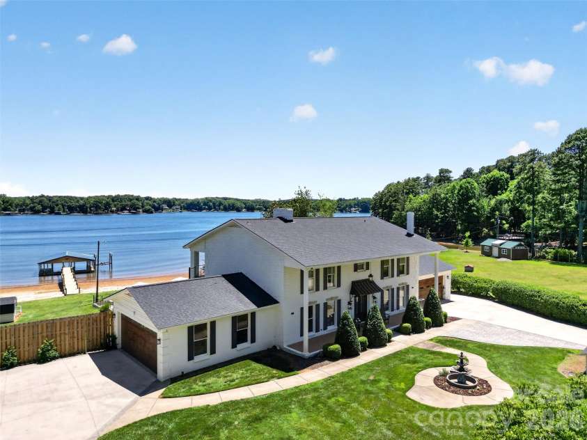 615 Kenway Loop, Mooresville, NC 28117.  MLS# CAR4390564, YatesRealty ID 30936. Main house over view