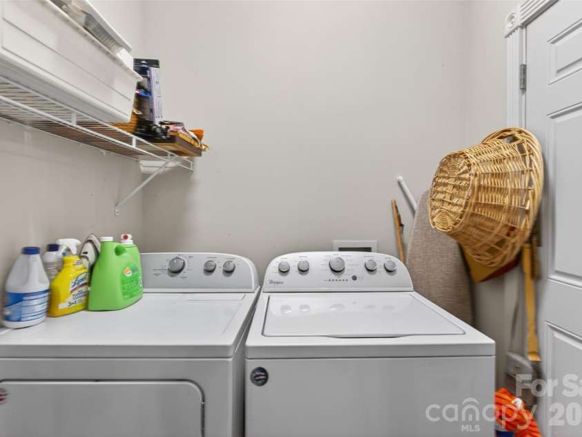 615 Kenway Loop, Mooresville, NC 28117.  MLS# CAR4390564, YatesRealty ID 30936. Pool house laundry