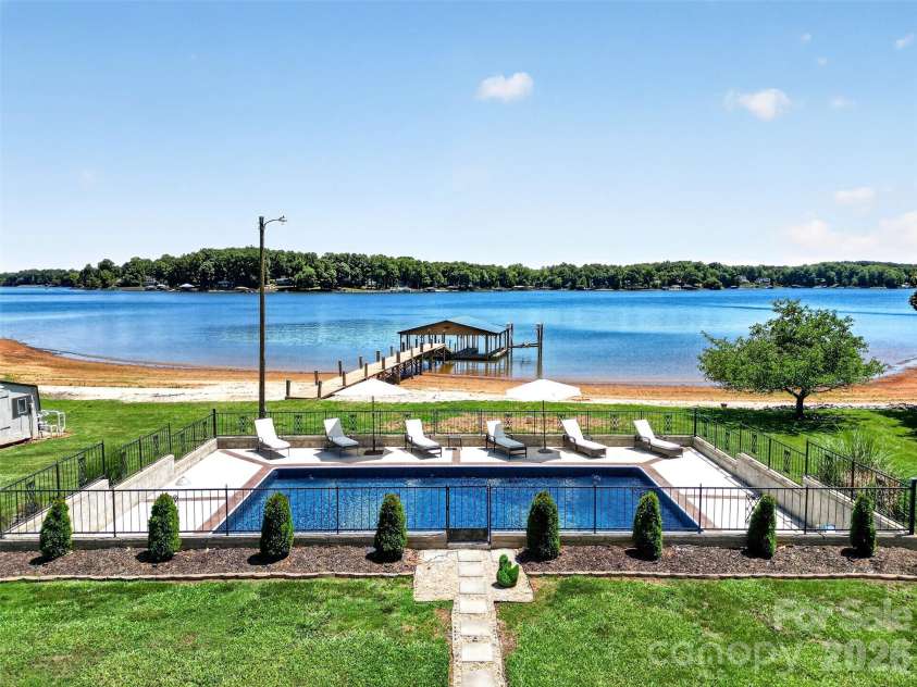 615 Kenway Loop, Mooresville, NC 28117.  MLS# CAR4390564, YatesRealty ID 30936. Pool w/ view