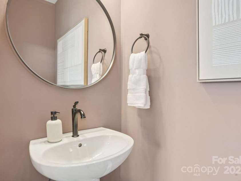 3213 Drift Street, Charlotte, NC 28278.  MLS# CAR4285778, YatesRealty ID 30937. Representative