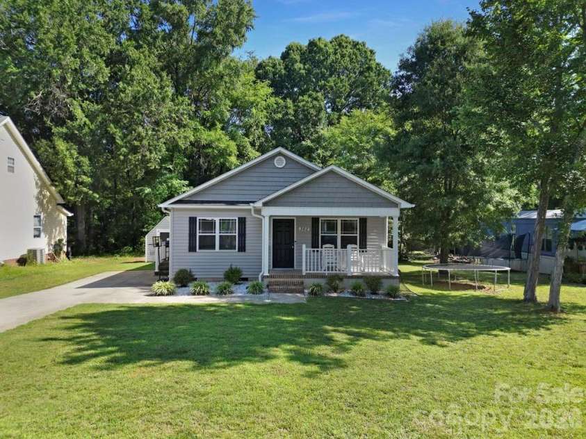 362 Sharpe Street, Mooresville, NC 28115.  MLS# CAR4392845, YatesRealty ID 30937. 