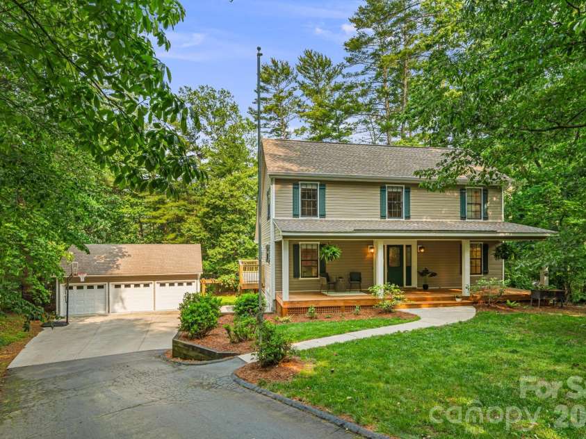 212 Riva Ridge Drive, Fairview, NC 28730.  MLS# CAR4390923, YatesRealty ID 30938. 