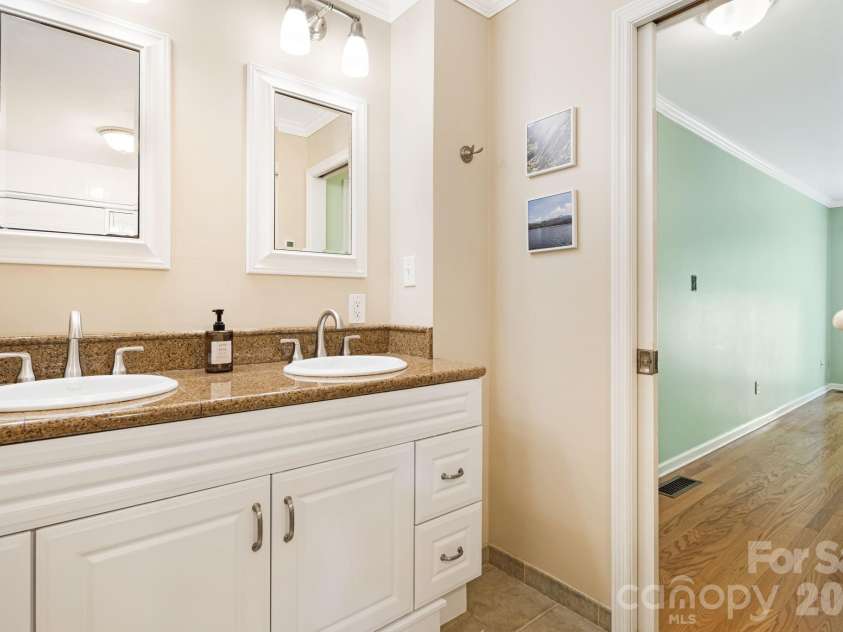 212 Riva Ridge Drive, Fairview, NC 28730.  MLS# CAR4390923, YatesRealty ID 30938. 