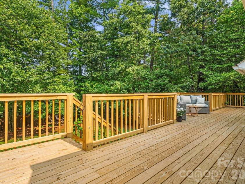212 Riva Ridge Drive, Fairview, NC 28730.  MLS# CAR4390923, YatesRealty ID 30938. 