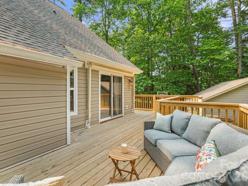 212 Riva Ridge Drive, Fairview, NC 28730.  MLS# CAR4390923, YatesRealty ID 30938. 