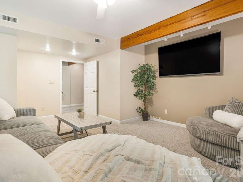 212 Riva Ridge Drive, Fairview, NC 28730.  MLS# CAR4390923, YatesRealty ID 30938. 