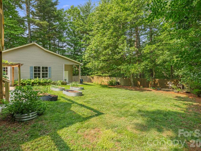 212 Riva Ridge Drive, Fairview, NC 28730.  MLS# CAR4390923, YatesRealty ID 30938. 