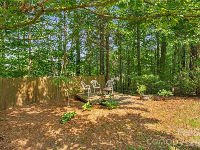 212 Riva Ridge Drive, Fairview, NC 28730.  MLS# CAR4390923, YatesRealty ID 30938. 