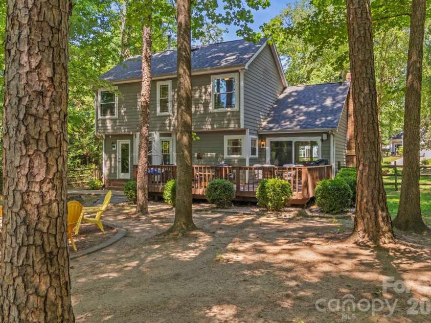 14018 Naworth Lane, Huntersville, NC 28078.  MLS# CAR4381106, YatesRealty ID 30939. 