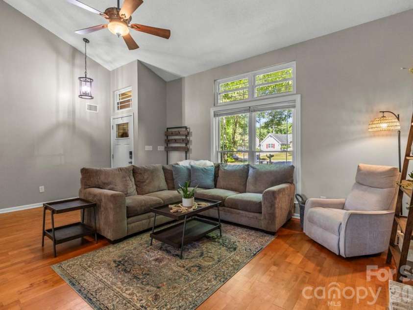 14018 Naworth Lane, Huntersville, NC 28078.  MLS# CAR4381106, YatesRealty ID 30939. Spacious Living Room with picture window overlooking the quiet culdesac