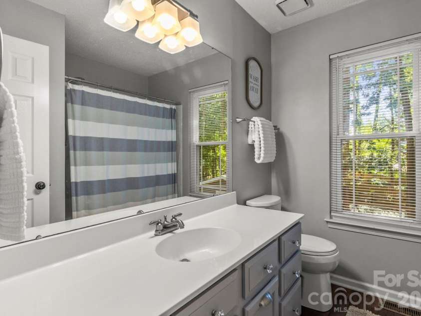 14018 Naworth Lane, Huntersville, NC 28078.  MLS# CAR4381106, YatesRealty ID 30939. Updated 2nd floor full bath