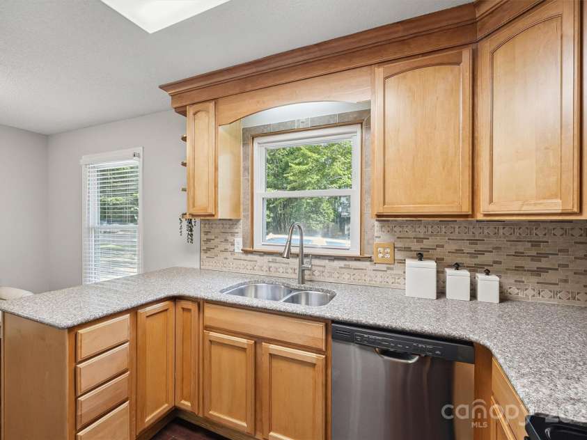 9111 Windjammer Drive, Tega Cay, SC 29708.  MLS# CAR4277508, YatesRealty ID 30939. 