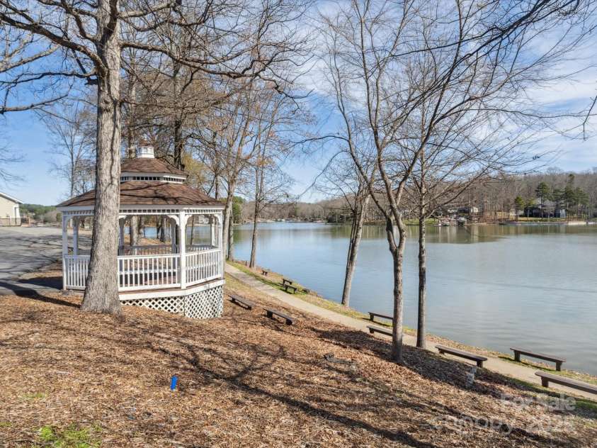 9111 Windjammer Drive, Tega Cay, SC 29708.  MLS# CAR4277508, YatesRealty ID 30939. 