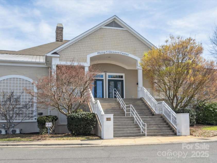 9111 Windjammer Drive, Tega Cay, SC 29708.  MLS# CAR4277508, YatesRealty ID 30939. 