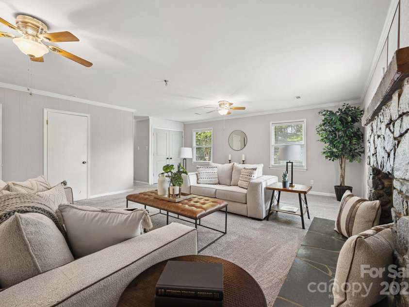 9111 Windjammer Drive, Tega Cay, SC 29708.  MLS# CAR4277508, YatesRealty ID 30939. Gameroom/den/additional bedroom