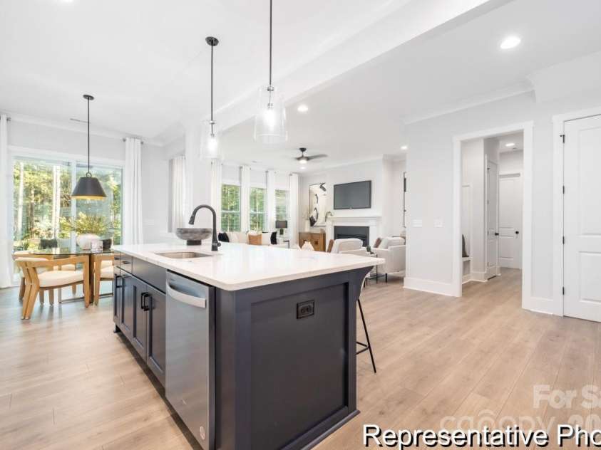 147 Borders Street, Statesville, NC 28677.  MLS# CAR4341771, YatesRealty ID 3094. 