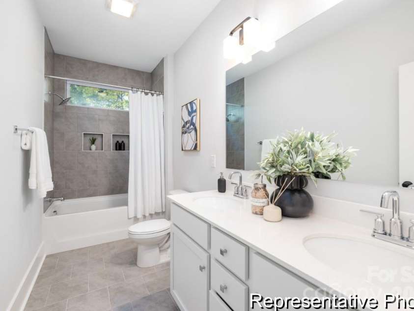 147 Borders Street, Statesville, NC 28677.  MLS# CAR4341771, YatesRealty ID 3094. 