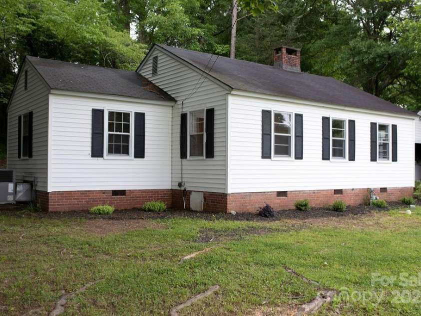 1250 Hampton Grace Avenue, Lancaster, SC 29720.  MLS# CAR4264434, YatesRealty ID 30940. 