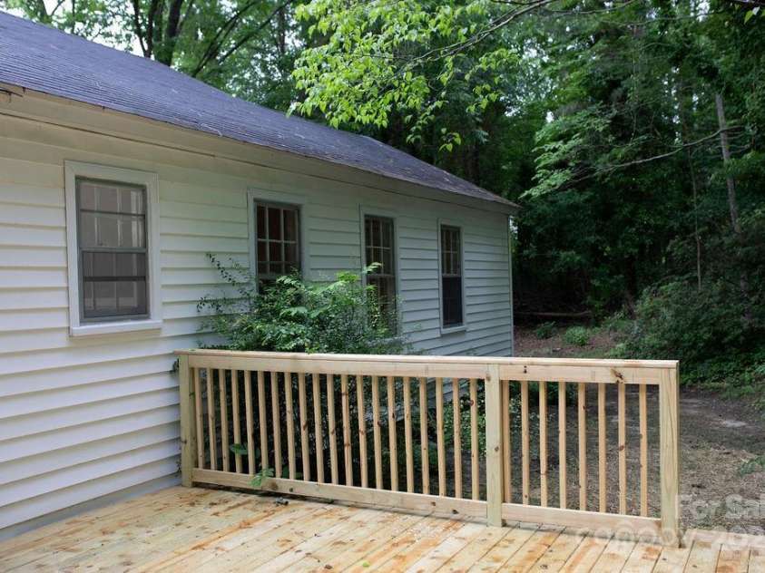 1250 Hampton Grace Avenue, Lancaster, SC 29720.  MLS# CAR4264434, YatesRealty ID 30940. 