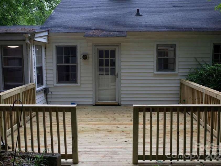 1250 Hampton Grace Avenue, Lancaster, SC 29720.  MLS# CAR4264434, YatesRealty ID 30940. 