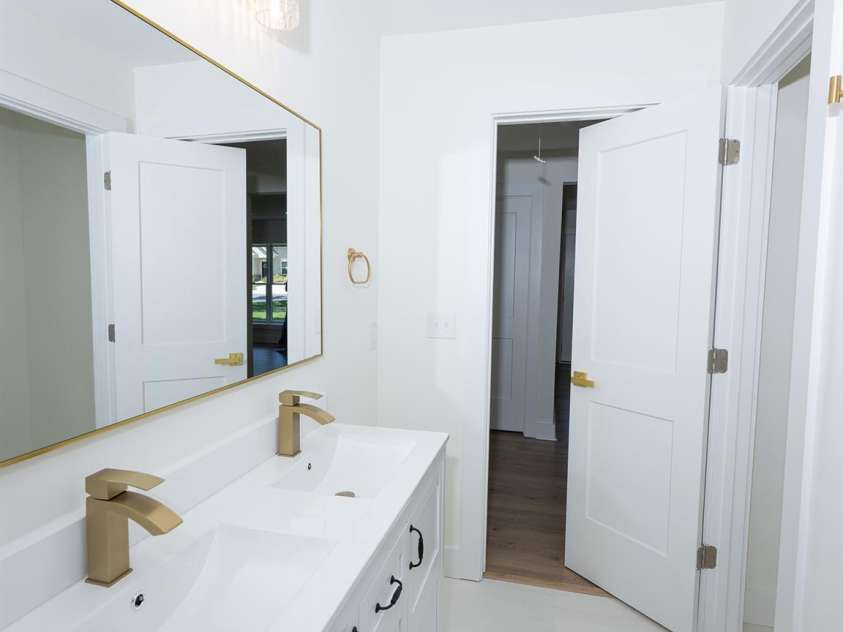 5306 Wales Street, Charlotte, NC 28269.  MLS# CAR4392147, YatesRealty ID 30940. 