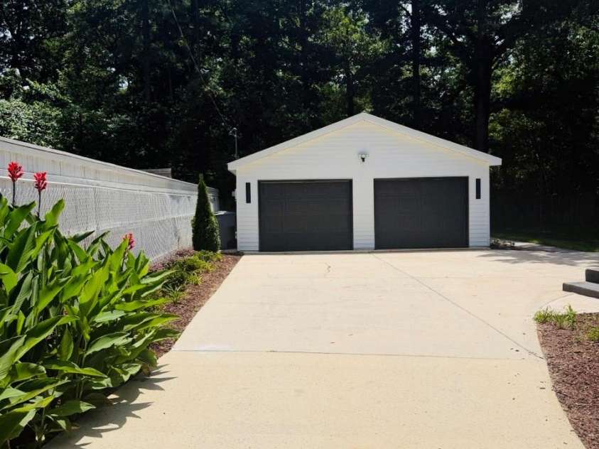 5306 Wales Street, Charlotte, NC 28269.  MLS# CAR4392147, YatesRealty ID 30940. 