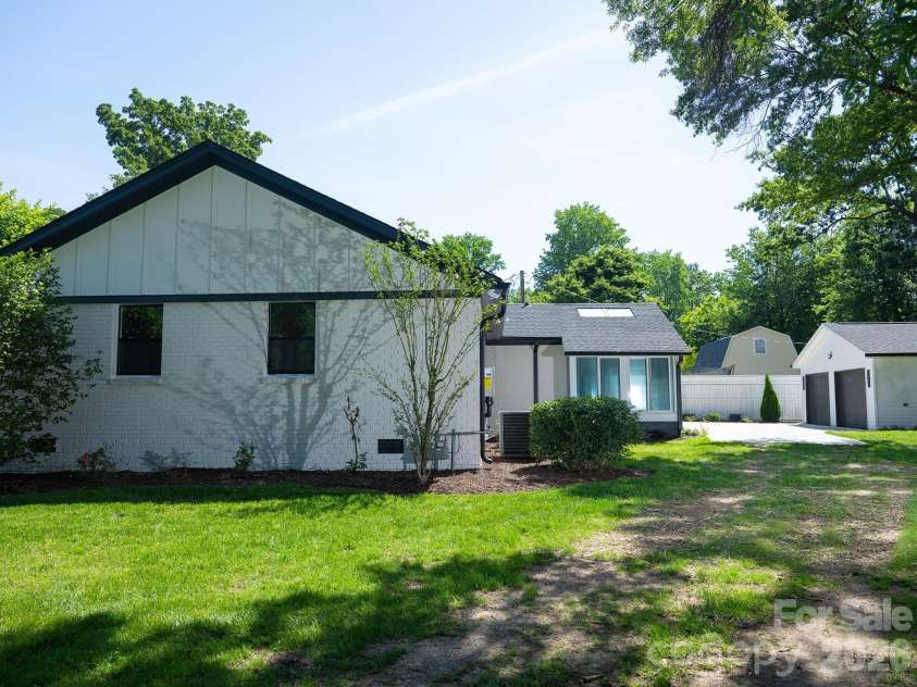 5306 Wales Street, Charlotte, NC 28269.  MLS# CAR4392147, YatesRealty ID 30940. 