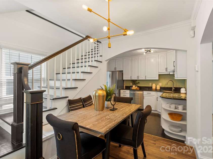 2608 Laburnum Avenue, Charlotte, NC 28205.  MLS# CAR4285959, YatesRealty ID 30941. 