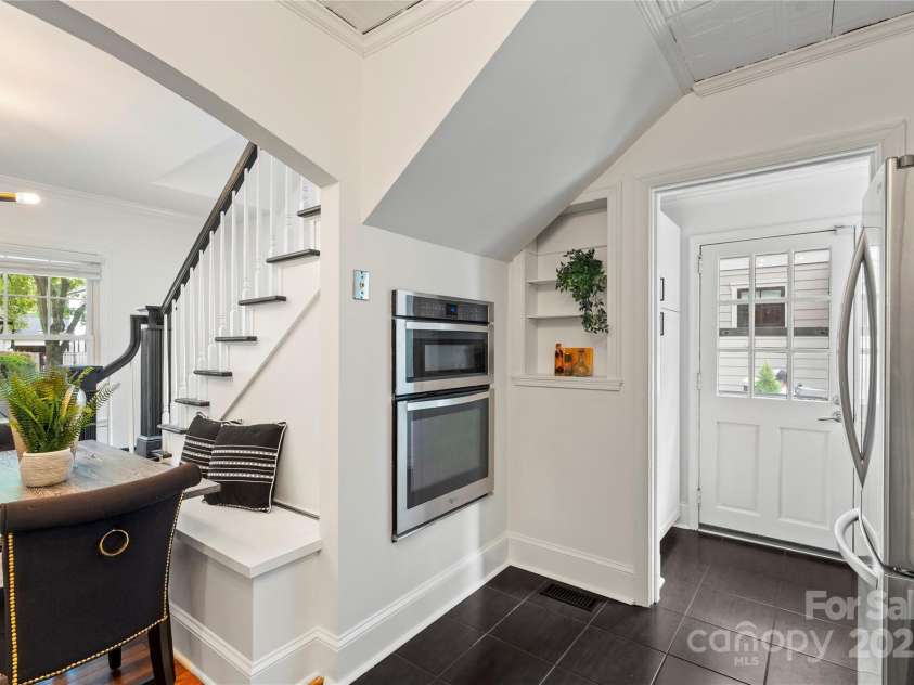 2608 Laburnum Avenue, Charlotte, NC 28205.  MLS# CAR4285959, YatesRealty ID 30941. 