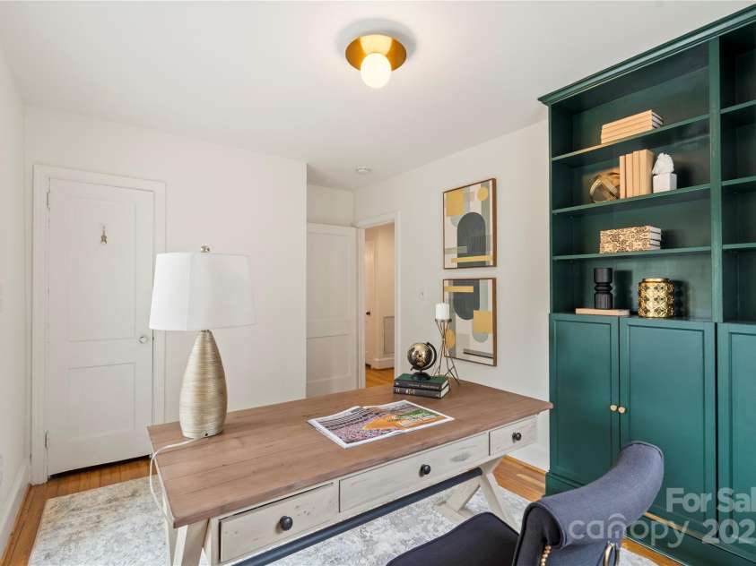 2608 Laburnum Avenue, Charlotte, NC 28205.  MLS# CAR4285959, YatesRealty ID 30941. 