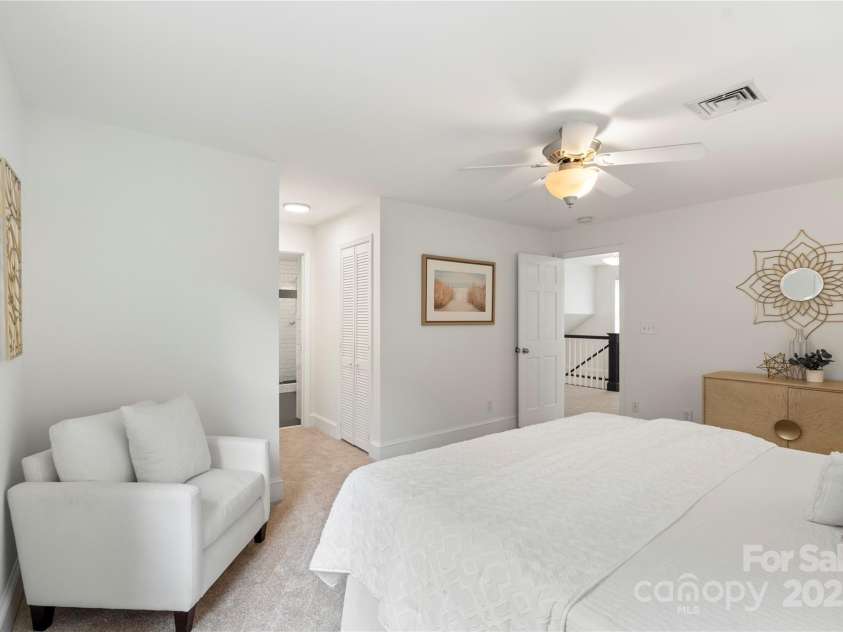 2608 Laburnum Avenue, Charlotte, NC 28205.  MLS# CAR4285959, YatesRealty ID 30941. 