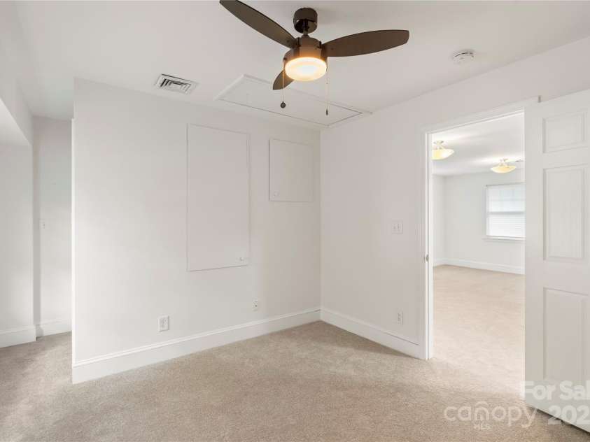 2608 Laburnum Avenue, Charlotte, NC 28205.  MLS# CAR4285959, YatesRealty ID 30941. 