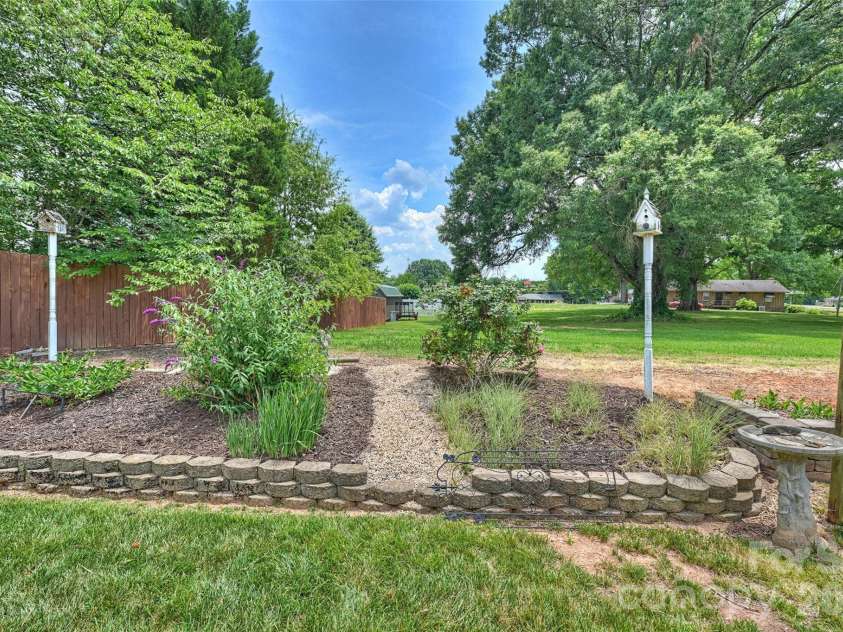 315 Wendover Drive, Locust, NC 28097.  MLS# CAR4391578, YatesRealty ID 30941. 