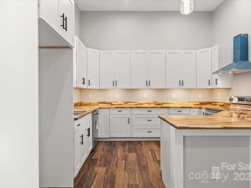 412 Allen Street, Rock Hill, SC 29730.  MLS# CAR4286977, YatesRealty ID 30942. 