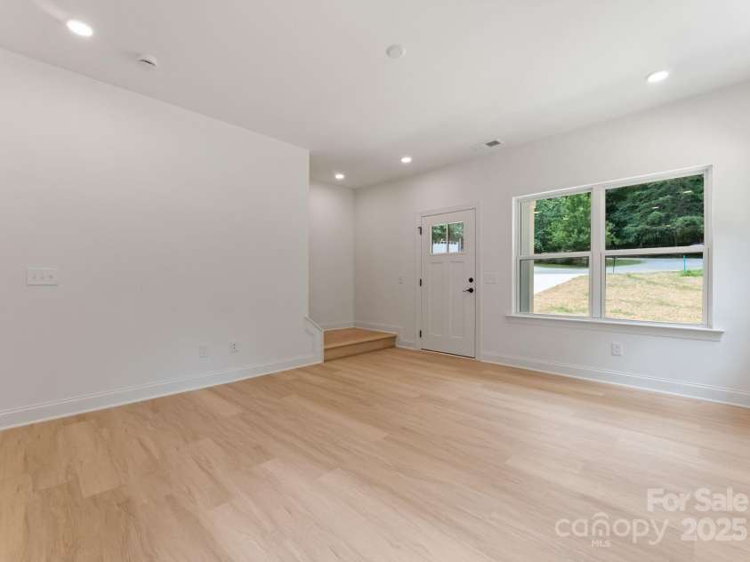 103 Emily Circle, Mooresville, NC 28115.  MLS# CAR4277001, YatesRealty ID 30943. 