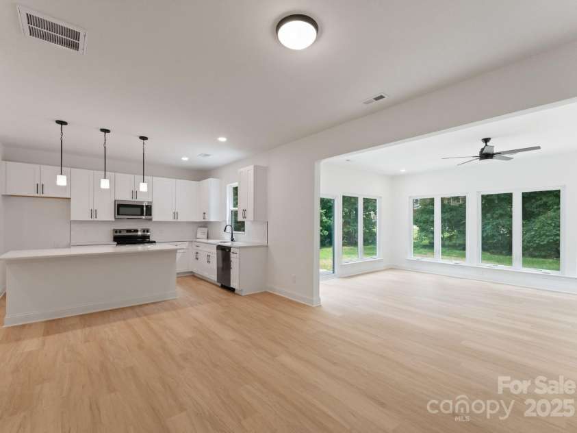 103 Emily Circle, Mooresville, NC 28115.  MLS# CAR4277001, YatesRealty ID 30943. 