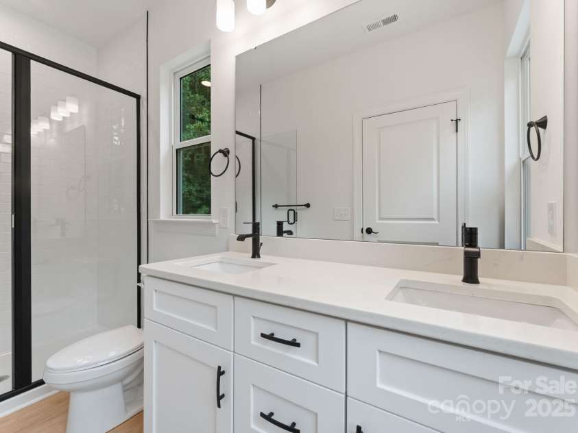 103 Emily Circle, Mooresville, NC 28115.  MLS# CAR4277001, YatesRealty ID 30943. Primary Bathroom