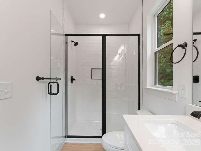 103 Emily Circle, Mooresville, NC 28115.  MLS# CAR4277001, YatesRealty ID 30943. Primary Bathroom